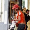 Бритни ходит по магазинам в Soho ( Manhattan